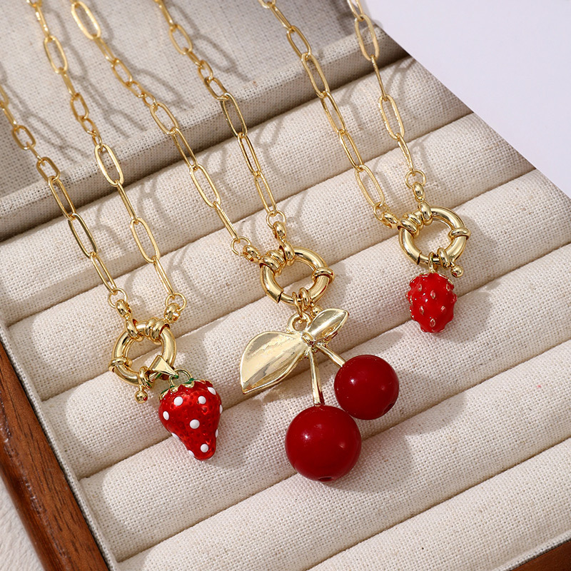 

1pc 18k Golden Plated Copper Strawberry & Cherry Pendant Necklace, Y2k Urban Jewelry, Red Gift For Women, Suitable For , Parties, And Christmas Celebrations