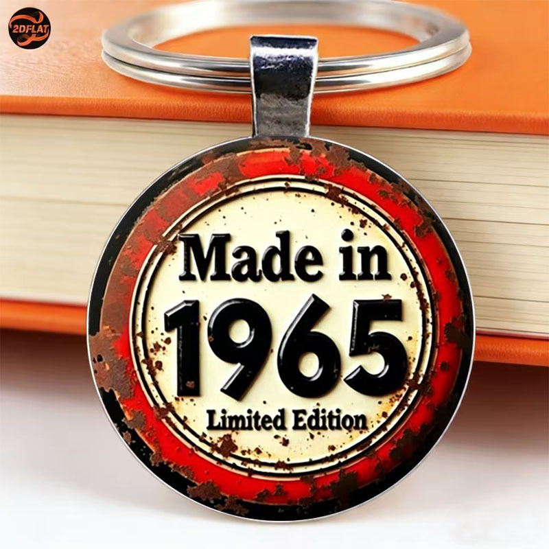 TEMU 2D Flach 1965 Vintage Edition Schlüsselanhänger, modische Dekoration für Männer und Frauen, - und Autoschlüssel-Dekoration, perfektes Geschenk