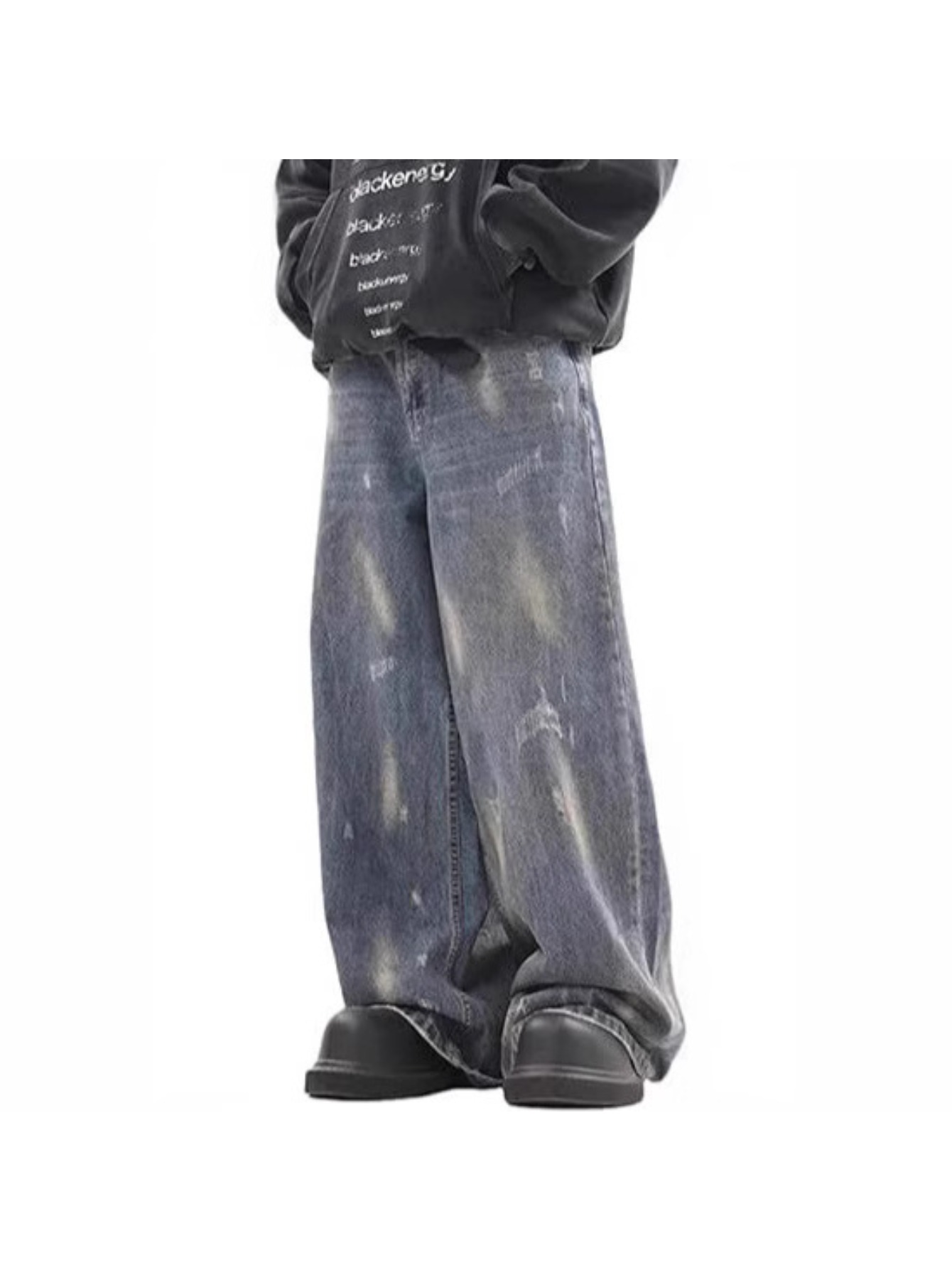 Lightweight And Relaxed Jeans for Men in Summer