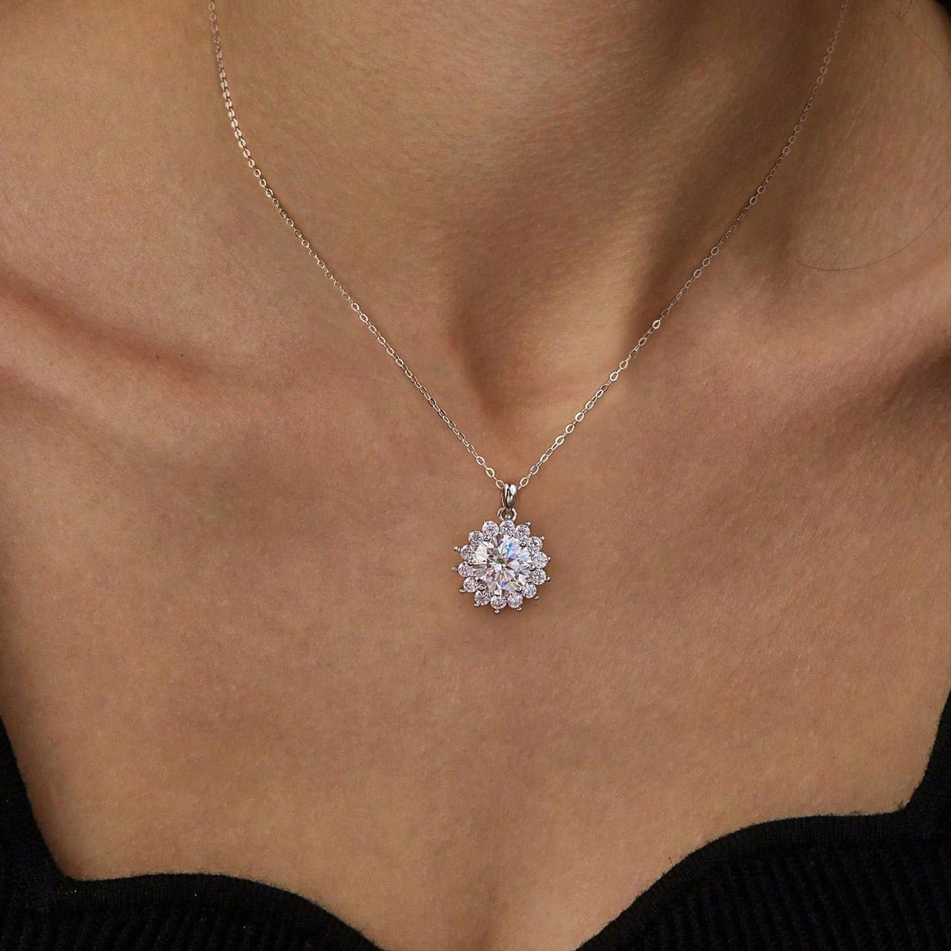 Women's Moissanite Sunflower Necklace — Elegant Gift