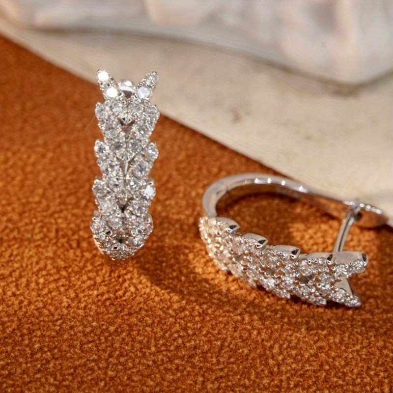 TEMU 1 Pair Of Women's Fashionable Hoop Earrings, Delicate And Petite Leaf-shaped With Sparkling Synthetic Synthetic Zirconia, A Versatile Engagement