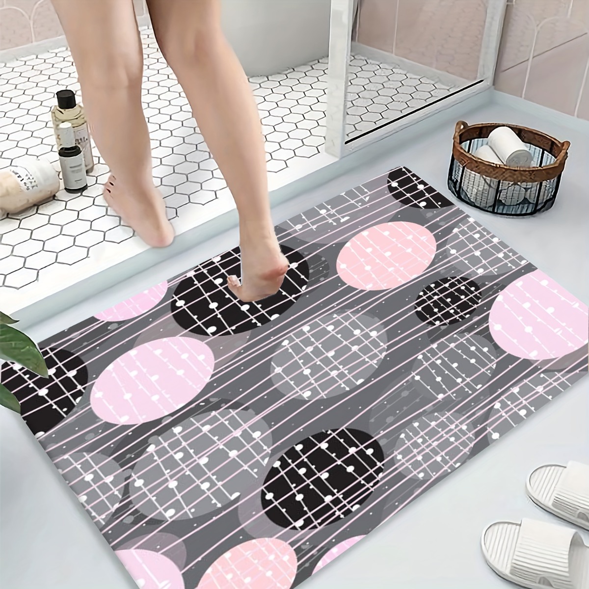 TEMU 1pc Gray Background With Pink, Black, And Geometric Print Non-slip Bath Mat Soft Flannel Short Pile Rug For Living Room, Bedroom, Kitchen,