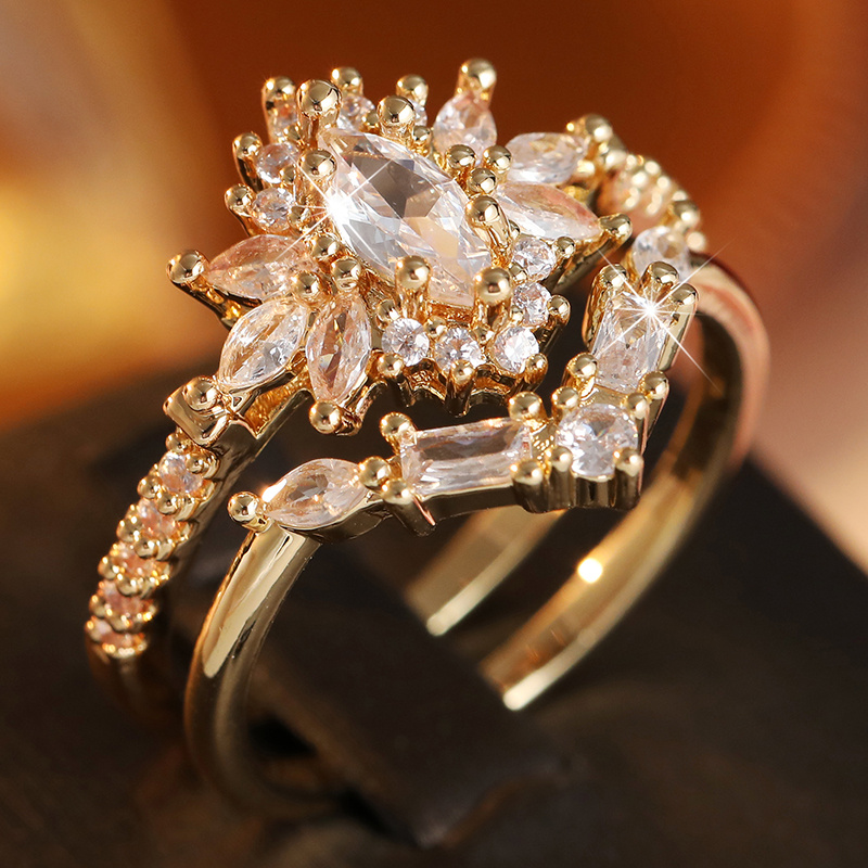 Luxurious Vintage Floral Cluster Ring Set