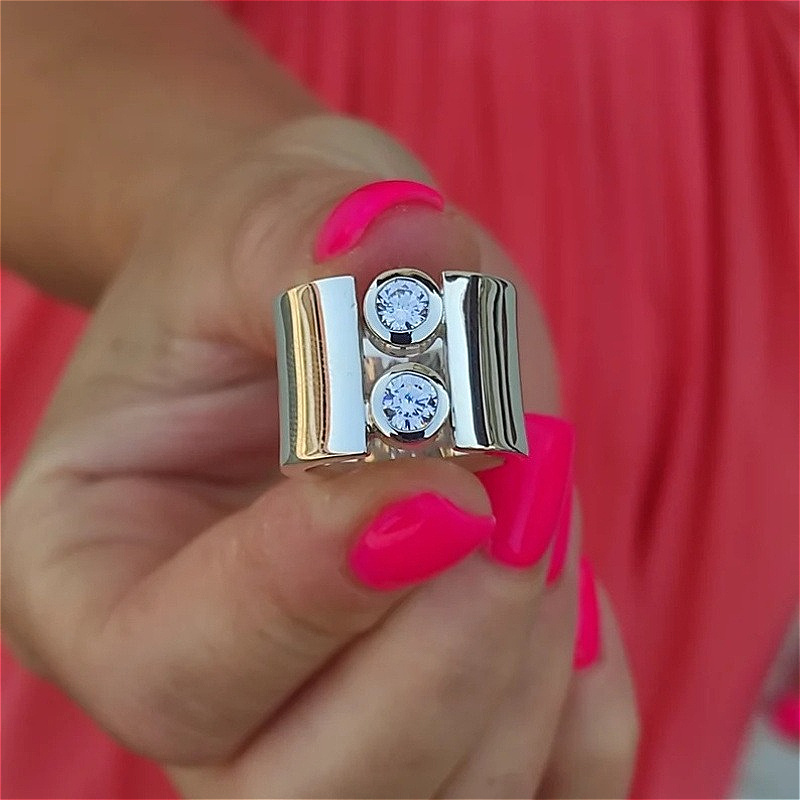 1pc Women's Fashion Ring - Exquisite Design, Easy Yet - Inlaid Synthetic Zirconia - Perfect For Festival Parties And Wear - Ideal Holiday Gift--without Box