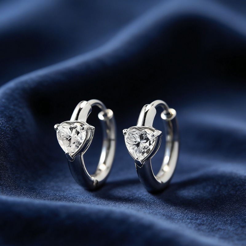 Women's Heart-Shaped Synthetic Moissanite Earrings