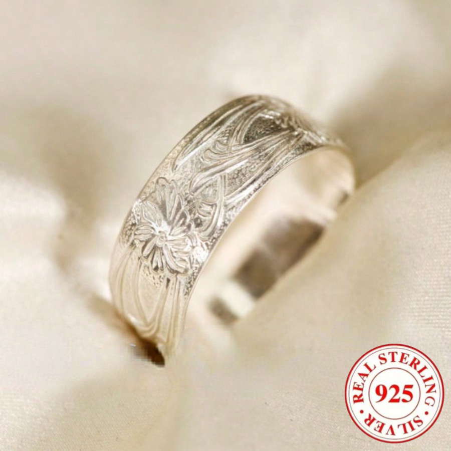 Women's Classic Lotus Pattern Ring in 925 Sterling Silver