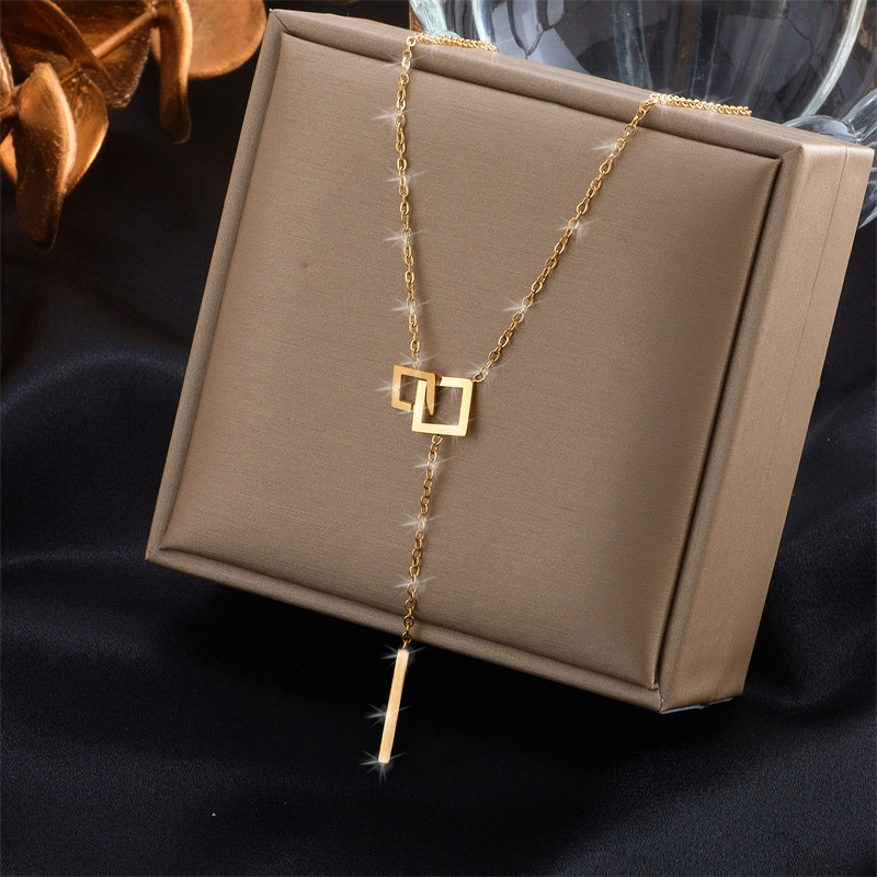 E-shop Eine personalisierte geometrische Halskette im minimalistischen Ins-Stil - Edelstahlkette, geeignet für Damen und Herren, für den und