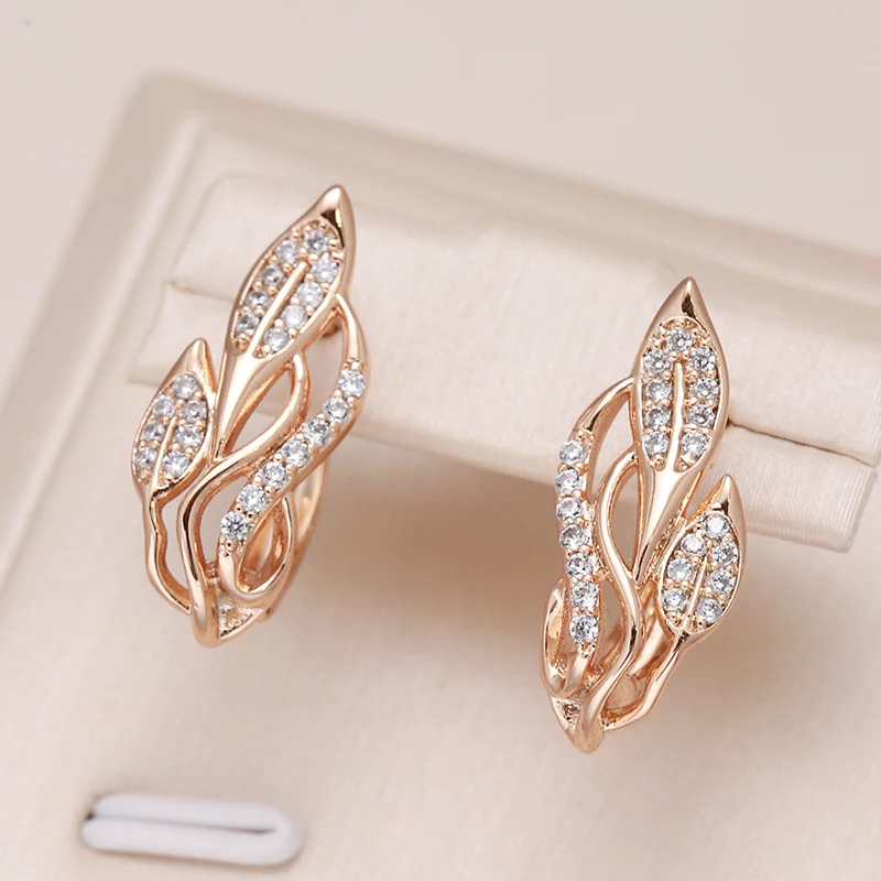 TEMU Angol A Pair Of Exquisite Leaf-shaped Women's Hoop Earrings, Fashionable And Style, Holiday Gift, Elegant For Daily , Set With White Synthetic