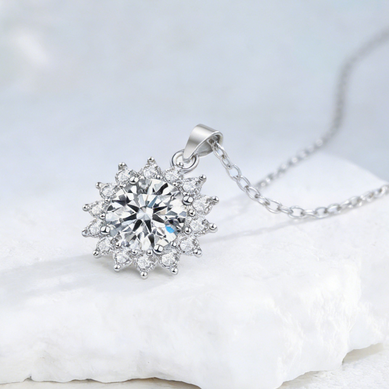 Image of A Stylish 3-carat Moissanite Necklace Made Of 925 Silver, Suitable For Men And Women. Wear, Weddings, Vacations, And As A Gift For Birthdays, Christmas, Valentine's Day, And New Year, With A Gift Box