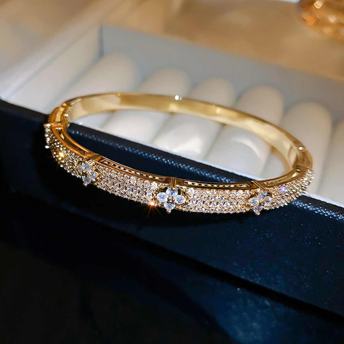 TEMU Elegant Flower Bracelet For Women - Sexy & Luxurious Vintage- With Golden-tone Copper, Sparkling Synthetic Gemstones, Daily Wear Or Special Occasions, Flower Bracelet