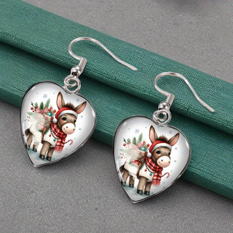 TEMU A Pair Of Heart-shaped Earrings Featuring Christmas , Without Battery