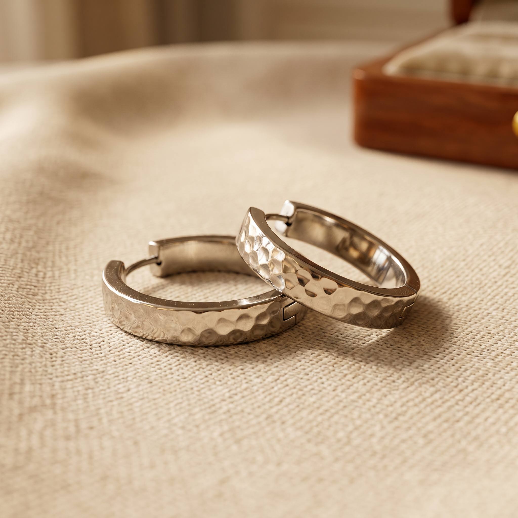 TEMU Un par de aretes de acero inoxidable de calidad para mujer | Aretes de técnica de martillado a de alergénico, elegantes, modernos y encantadores