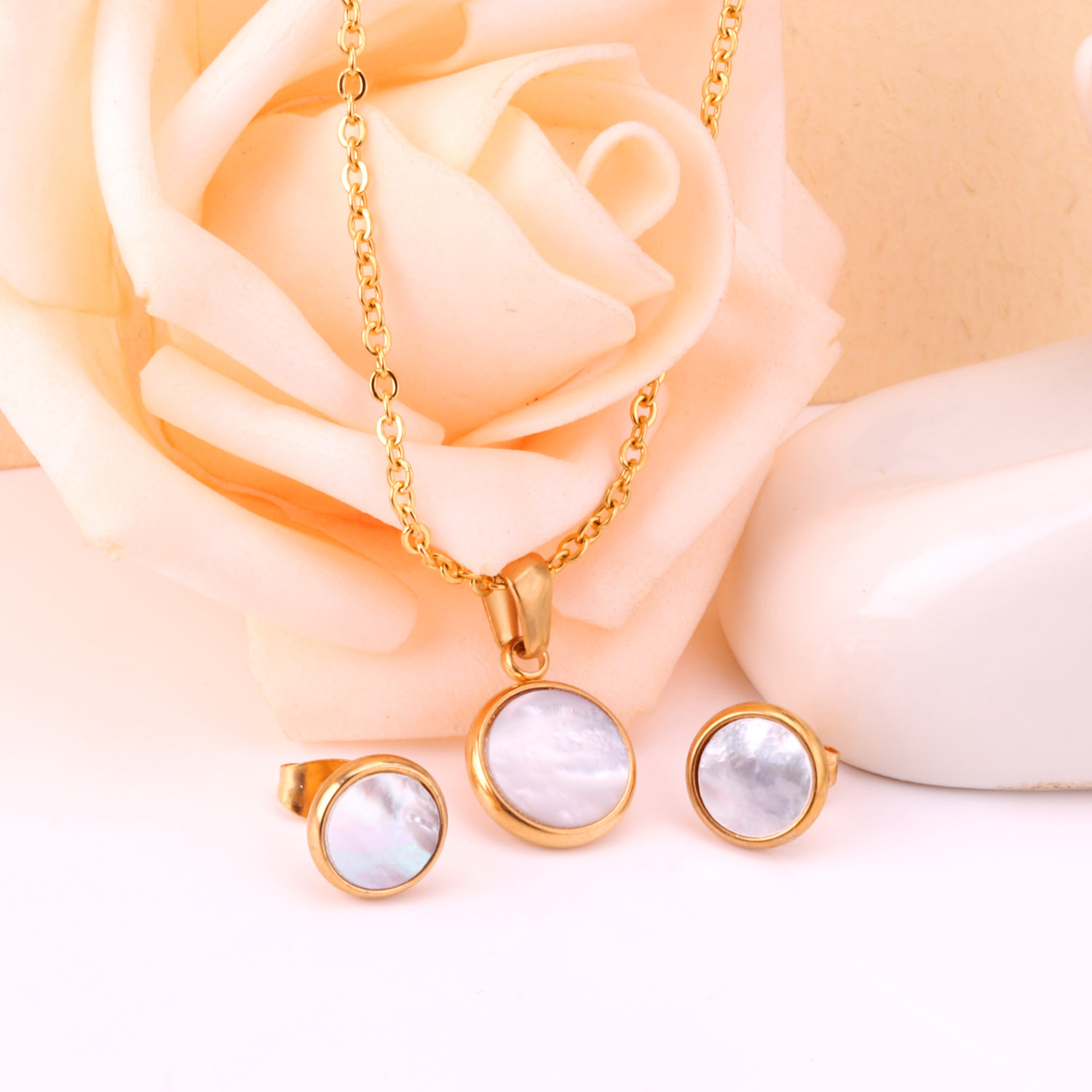 3pc Elegant White Seashell Stainless Steel Pendant Necklace & Earrings Set