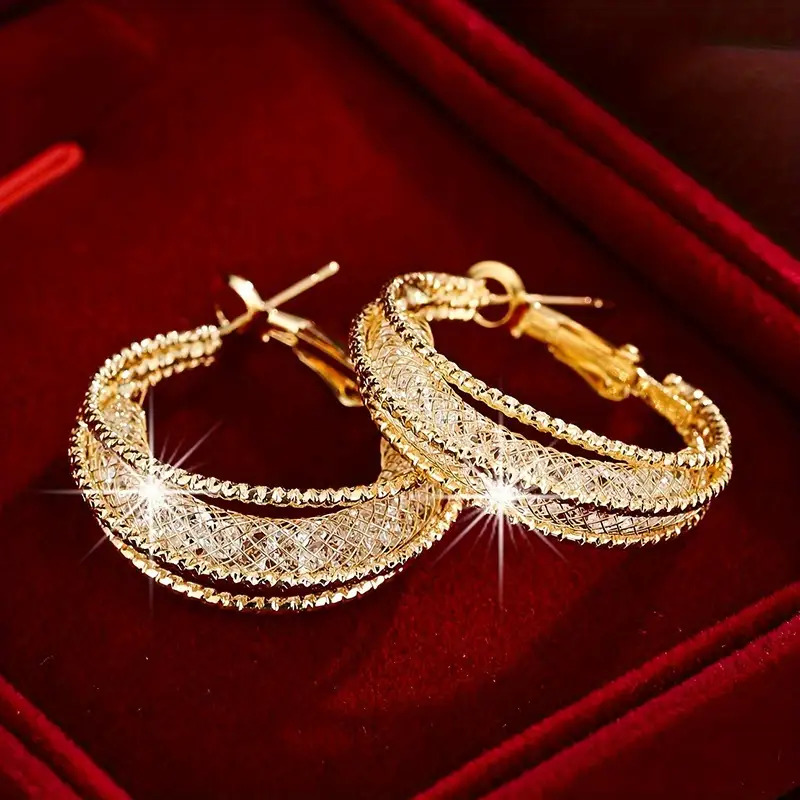 TEMU A Pair Of Elegant Golden Earrings With Sparkling Decorations- Lightweight Female , Perfect For Parties, Daily Wear, And Special Occasions-