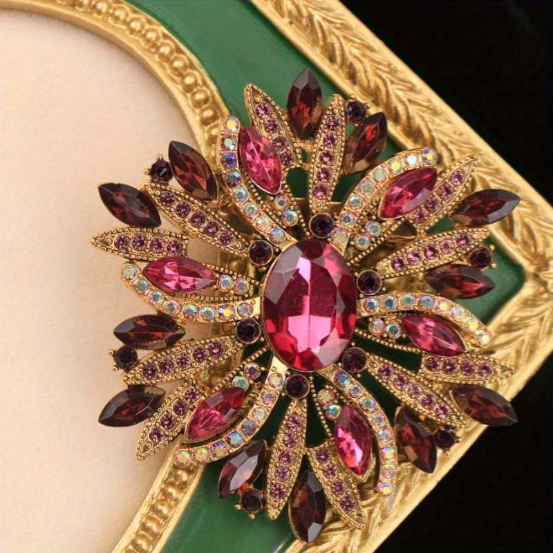 chinese dress ladies Ava Brooch - Gold: Elegant Gold Brooch