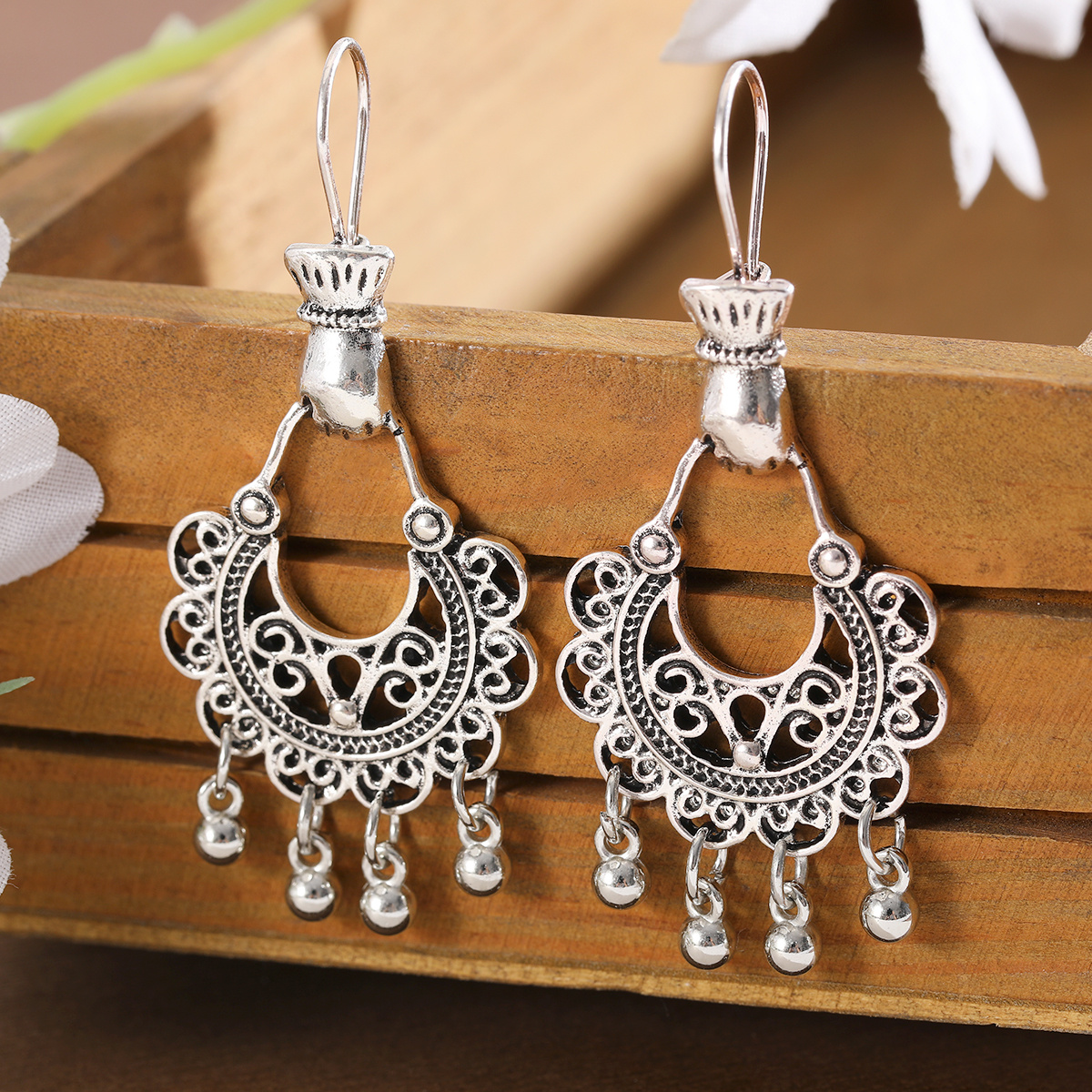 Women's Vintage Ethnic Openwork Crescent Moon Earrings