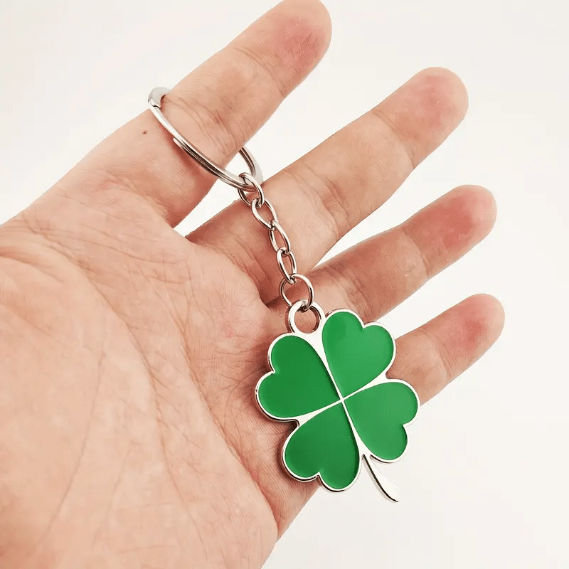 1pc Customized Clover Keychain, Creative Green Leaf Car Key Ring, Personalized Creative Ring Metal Keychain, Personalized Customizable