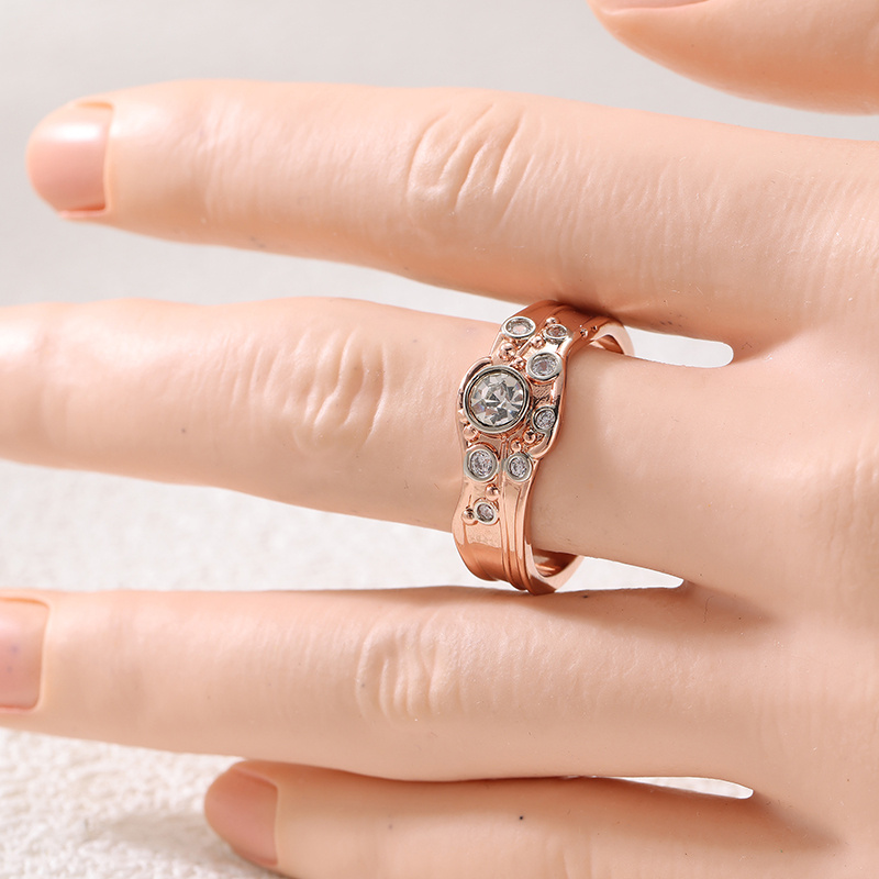 Light Luxury Women's Wave Layered Ring with Zirconia Decoration