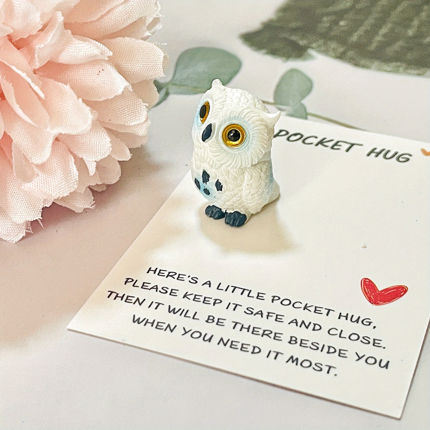 

1pc Owl Hug Miniature Figurine Inspirational - Abs Collectible, Non-woven , Unique For , , Christmas, New , , , , Encouragement, Decor, Sweet For , , Small And Aesthetic , , Unusual ,