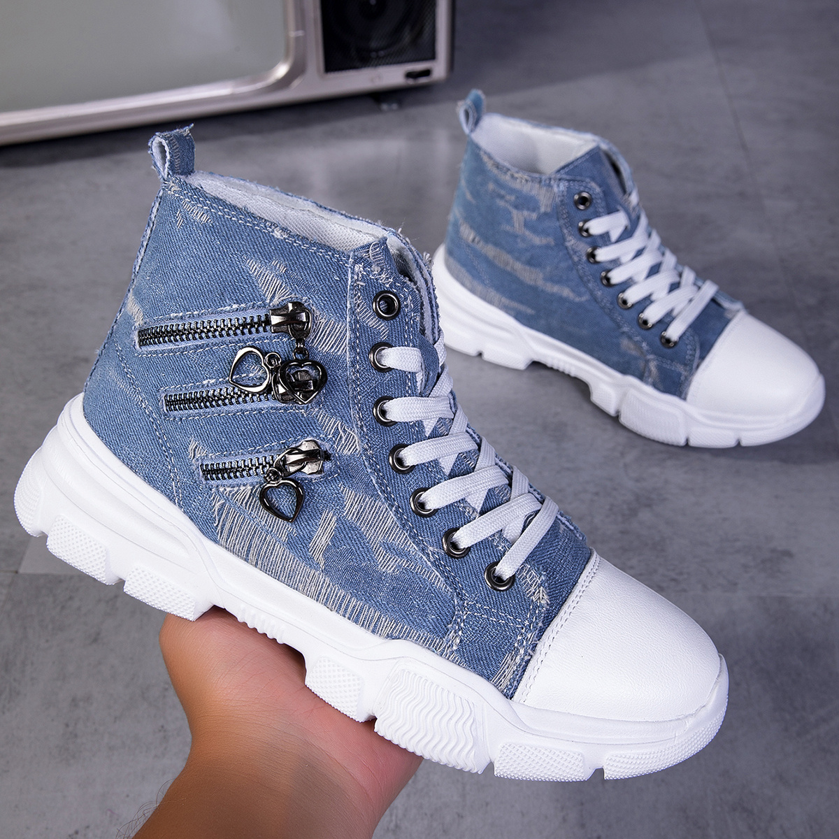 Image of Women's High-top Platform Sneakers Made Of Breathable Fabric. The Side Zipper Closure Allows For , While The Thick Platform Sole And Height. Perfect For Commuting, School, And Casual .