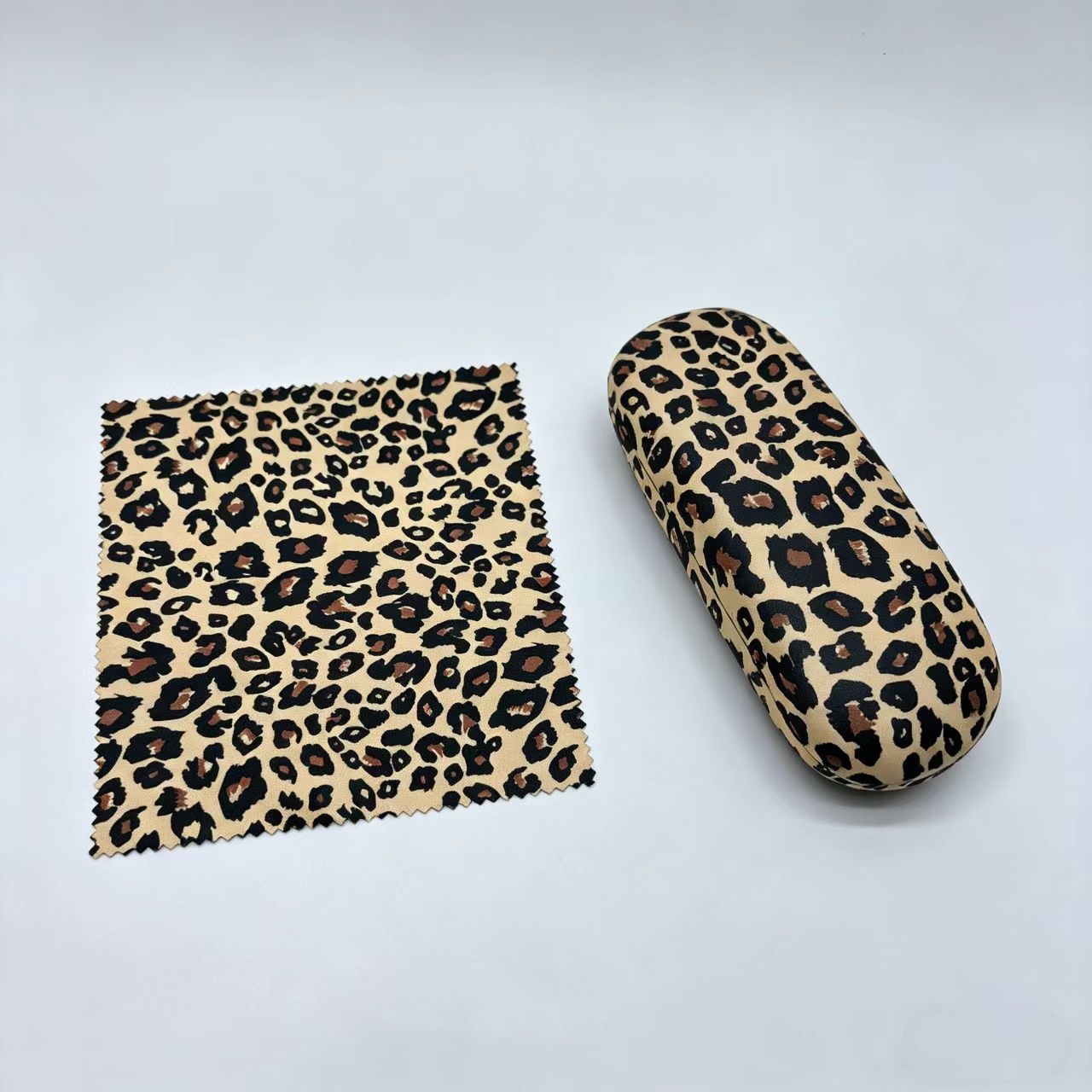 TEMU Leopard Print Reinigungstuch Luxus Leopard Print Brillenetui Mode Brillen und Zubehör Aufbewahrungsbox, Anti-Fall und Druckbeständig, Klein und