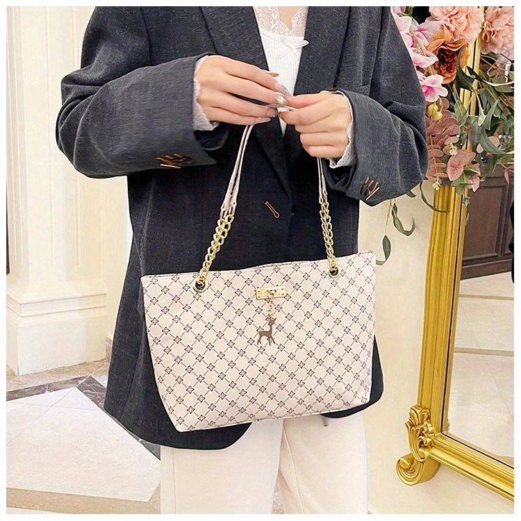 large capacity womens bag commuter retro stylish handbag shoulder bag niche tote bag details 6