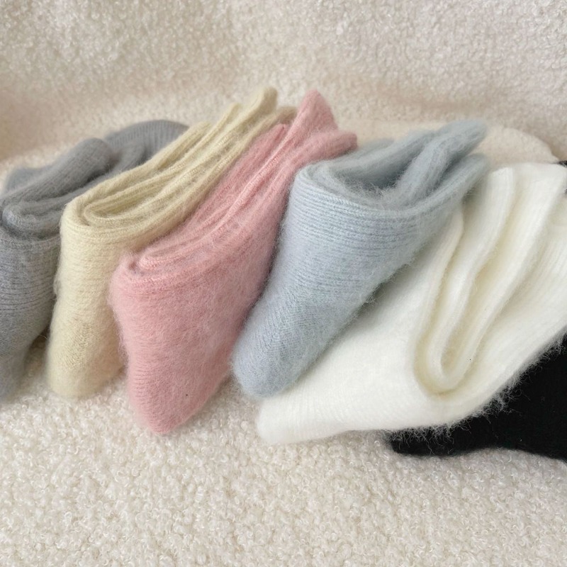 TEMU Calzini Morbidi Peluche Colori Casual Calze Morbide e Confortevoli Delicati per Assorbi-Sudore Calzini da Esterno da Donna Adatti per la , il