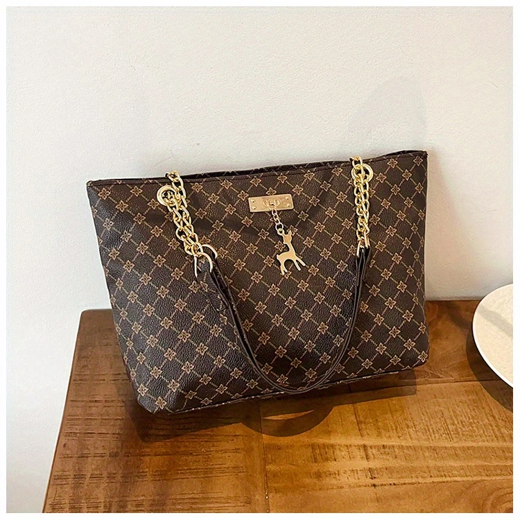 large capacity womens bag commuter retro stylish handbag shoulder bag niche tote bag details 17