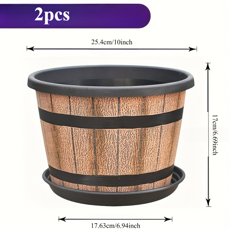 E-shop 2er-Set Vintage Whiskey Fass Pflanzgefäße - Schwere, fassförmige Plastikpflanzgefäße mit Drainagelöchern und Ablage, geeignet für Kräuter,