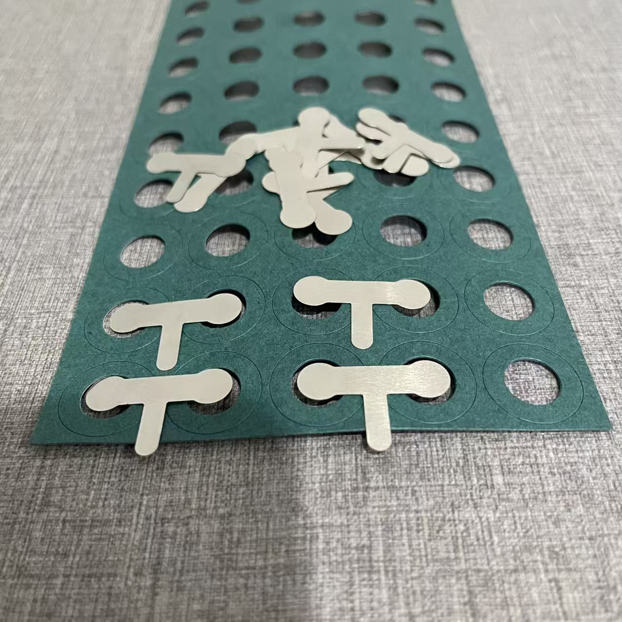 TEMU Kit de soldadura por puntos profesional de 80 piezas, que anillos aislantes 18650 y piezas de conexión, almohadillas de papel huecas y