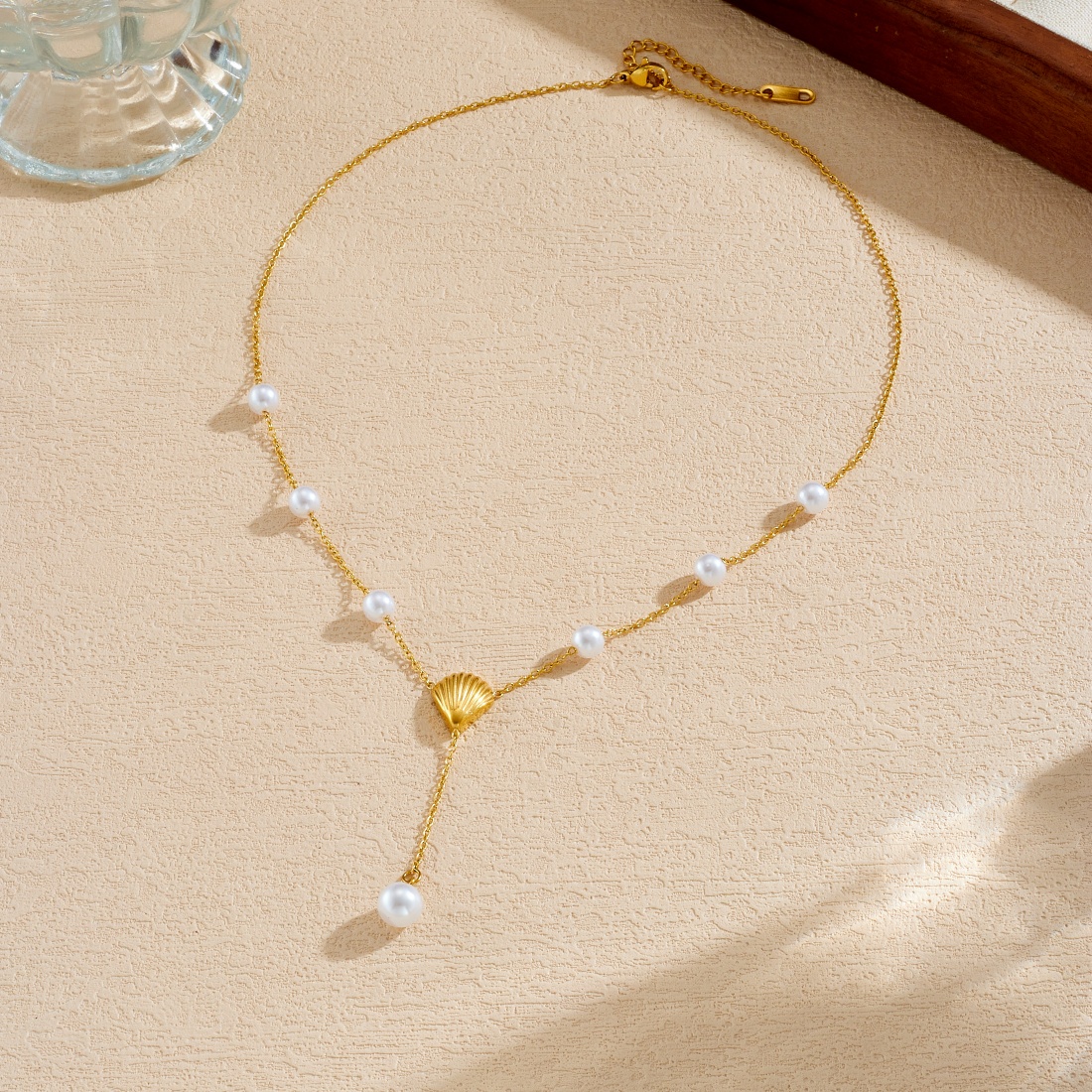 Women's Imitation Shell White Pendant Y-shaped Necklace, Elegant