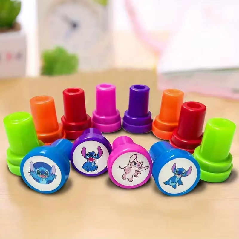 E-shop 12 Stück Disney Studentenpreise mit Stitch-Aufklebern aus Kunststoff in verschiedenen Farben, ein Bastelset, geeignet für Scrapbooking,
