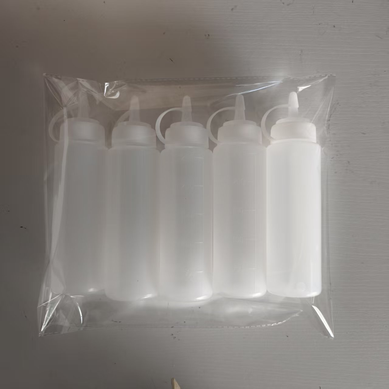 5pcs Plastic Condiment Squeeze Bottles With Lids, Empty Spray Bottles, Mustard, Sauce Squeeze Honey Jam Jars, Pointed Tip Sauce Containers