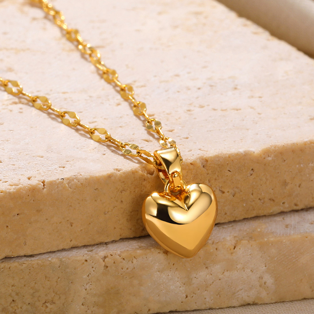 1pc Women' Golden Color Heart Pendant Necklace, For Daily Wear, Holiday Gift, Birthday Gift, New Year's Gift