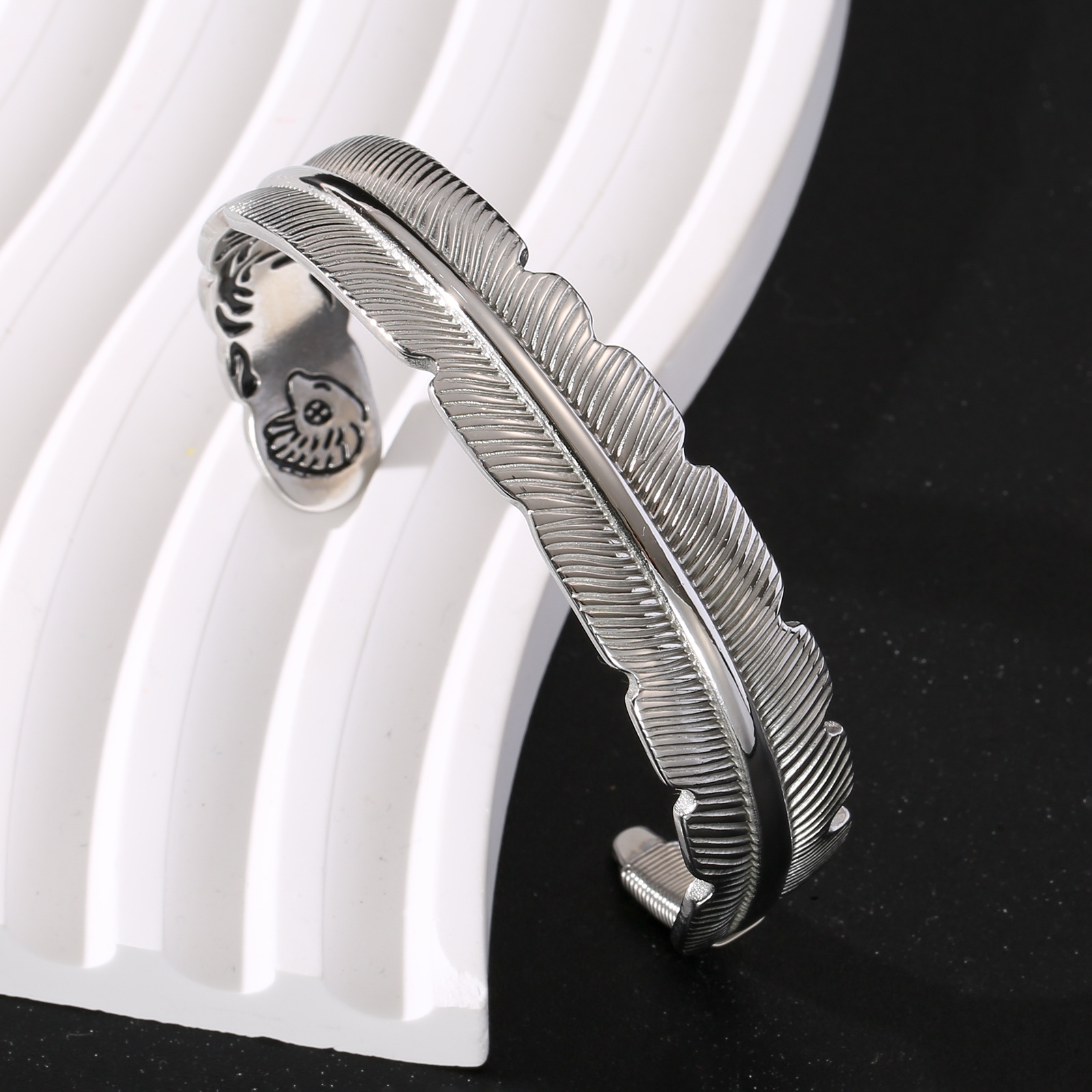 Men's Vintage Feather Relief Statement Open Bangle Bracelet