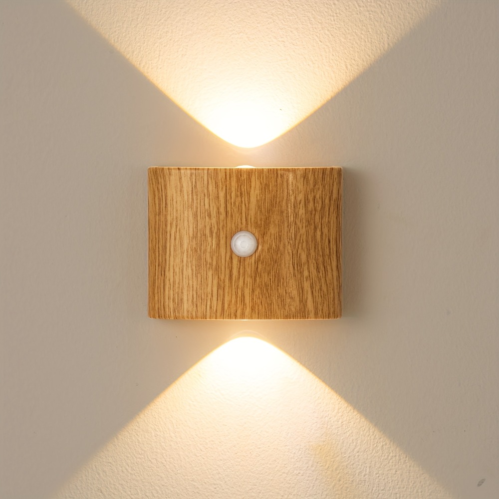 E-shop Smarte Bewegungsmelder Wandleuchte. LED Nachtlicht. Einstellbare Helligkeit mit 3 Farben. Holz- oder Walnussende verfügbar. für Flur,