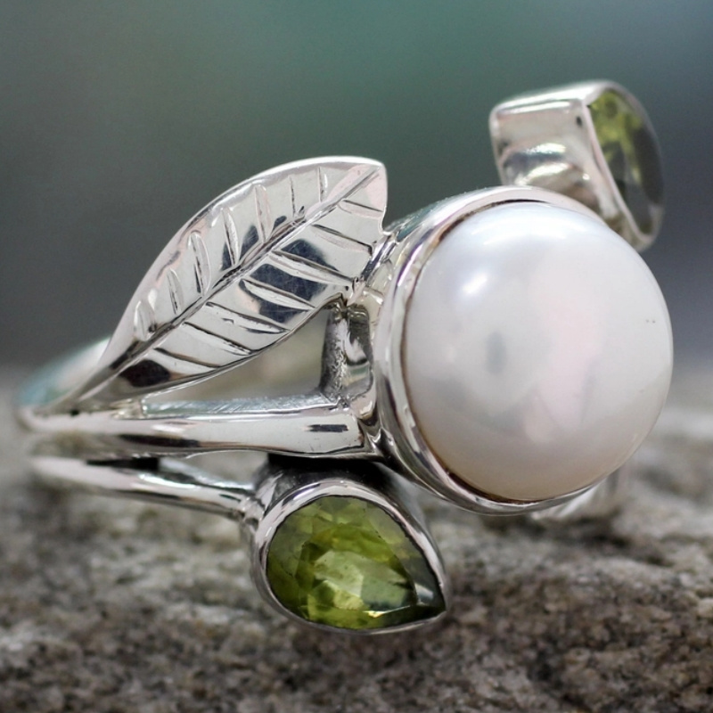 Women's Vintage Green Synthetic Cubic Zirconia Leaf Wide Band Ring