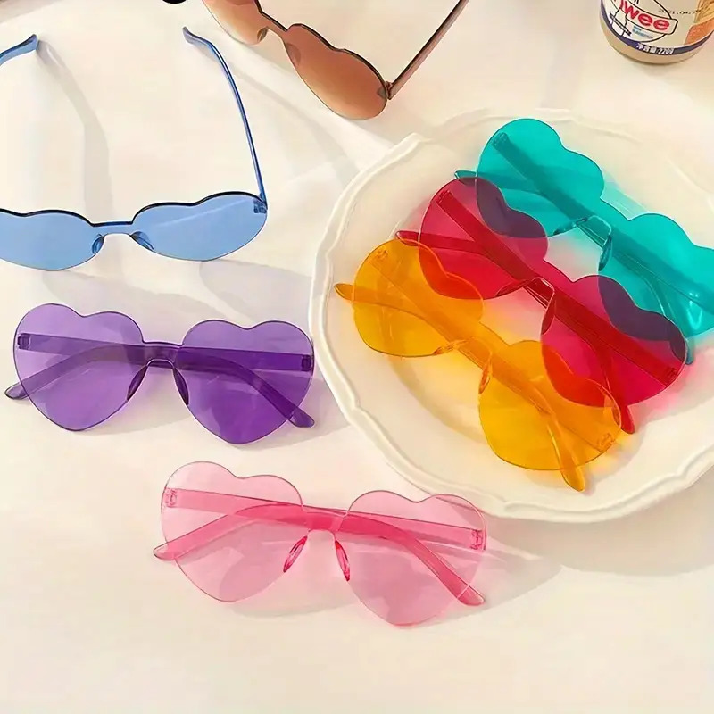 heart shape glasses sold on Temu Australia