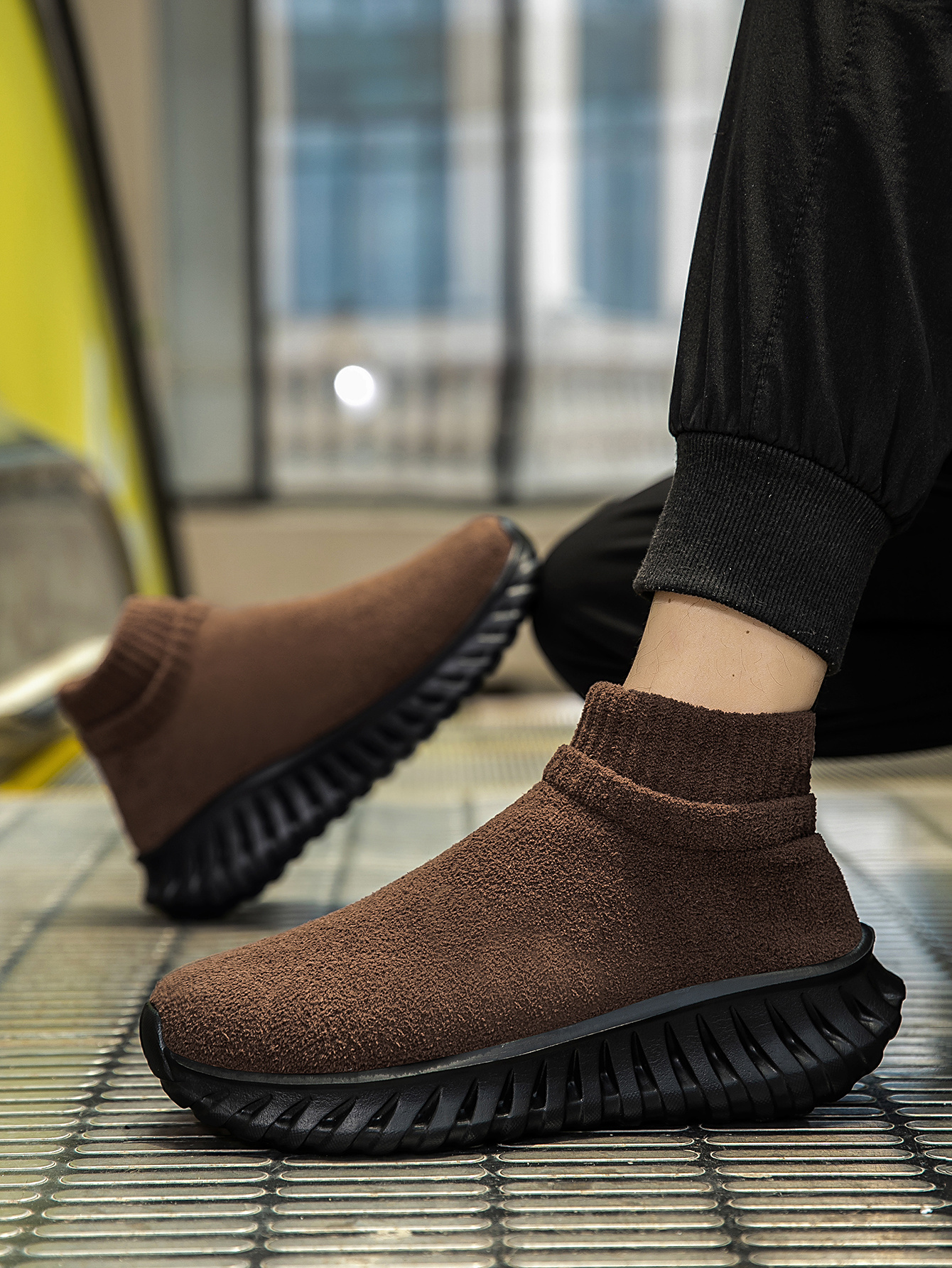 2025 New Autumn And Winter Thick Warm Men'S Fashionable Versatile High-Top Casual Shoes, Lightweight And Comfortable Sports Shoes