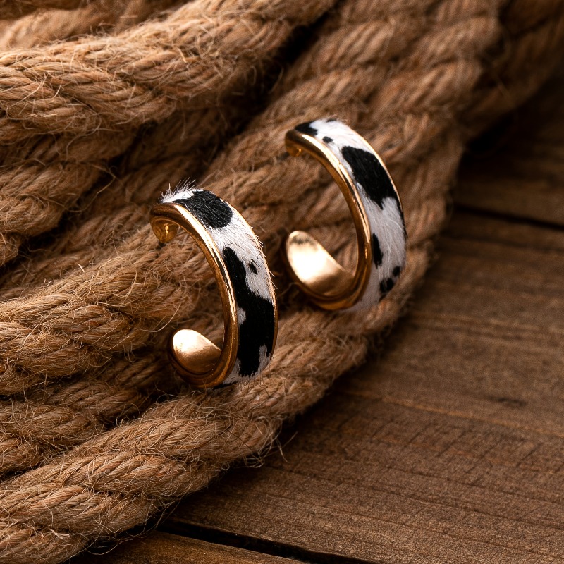 TEMU A Pair Of Classic Minimalist Western Cowboy-style Leopard Print And Cow Print C-hoop Gift Party Women's Fashion Hoop Earrings