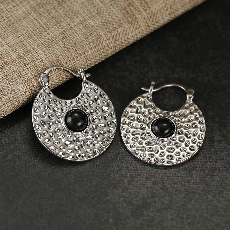 Ladies' Round Ear Buckle with Matte Hammer Pattern