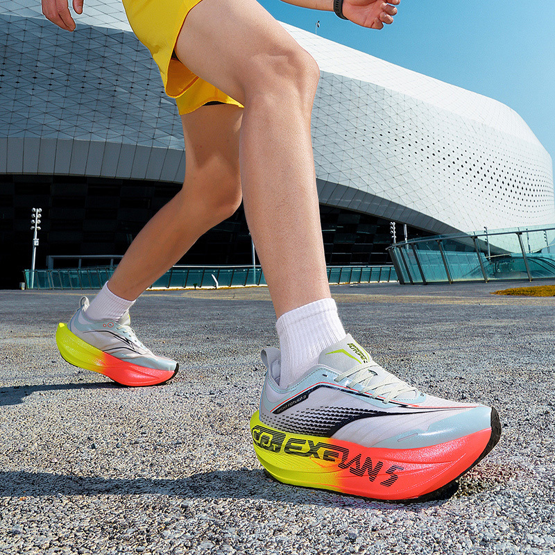 Sneakers, Fashionable Men's Shoes with Thick Soles, Soft and Wear-Resistant, Men's Sports Running Shoes, Outdoor Comfortable and Breathable, Daily Wear Men's Casual Shoes