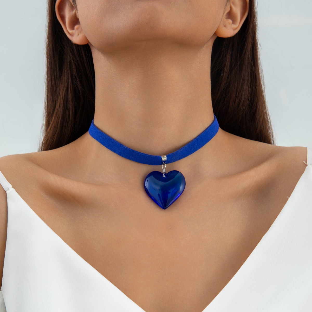 TEMU 1 pièce Pendentif cœur de pêche en verre rétro pour femme - Chaîne de clavicule avec sangle en tissu bleu et rouge et placage K, convient pour ,