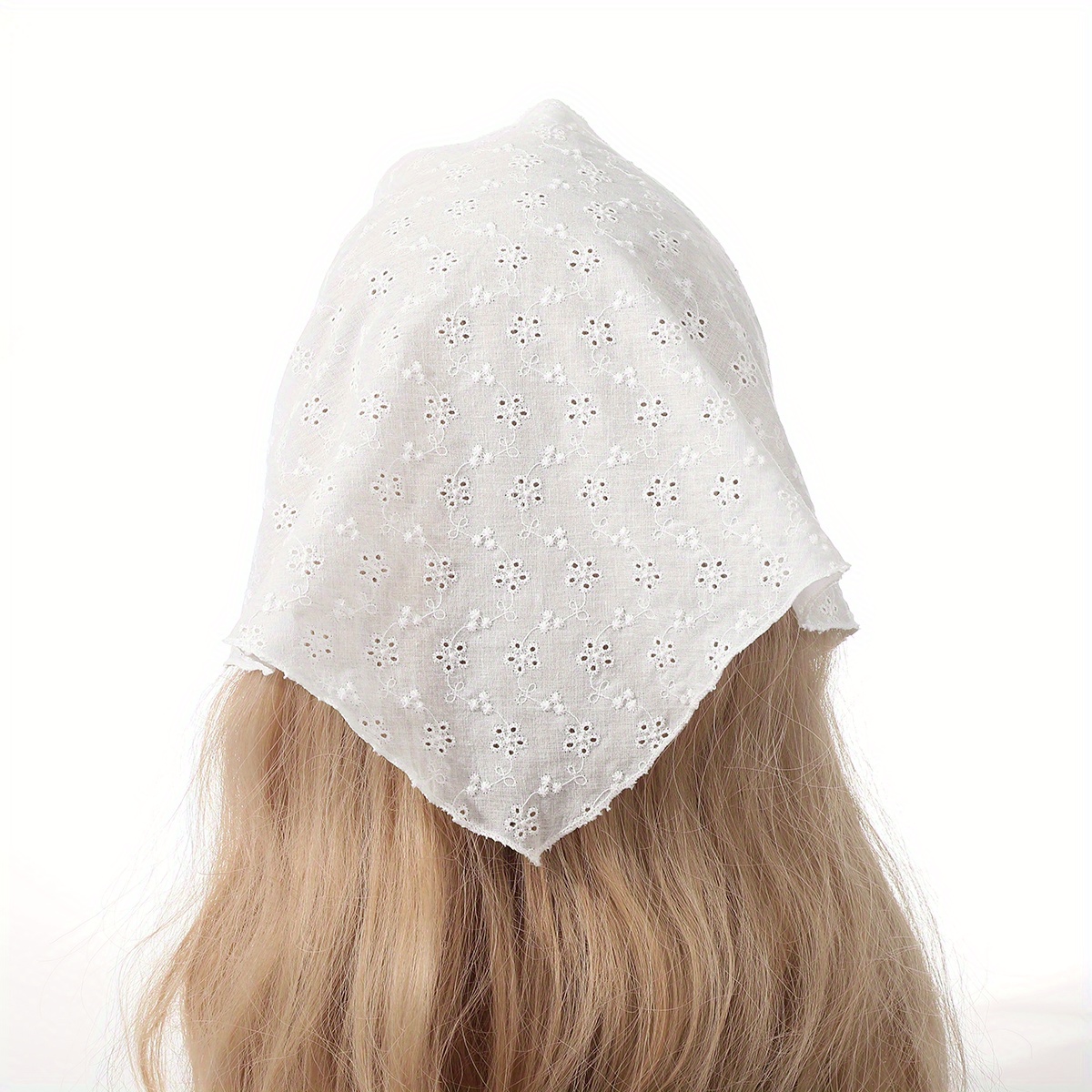 A Women' Color Floral Lace Triangle Scarf, Featuring A Minimalist Style, Perfect For Beach Vacations