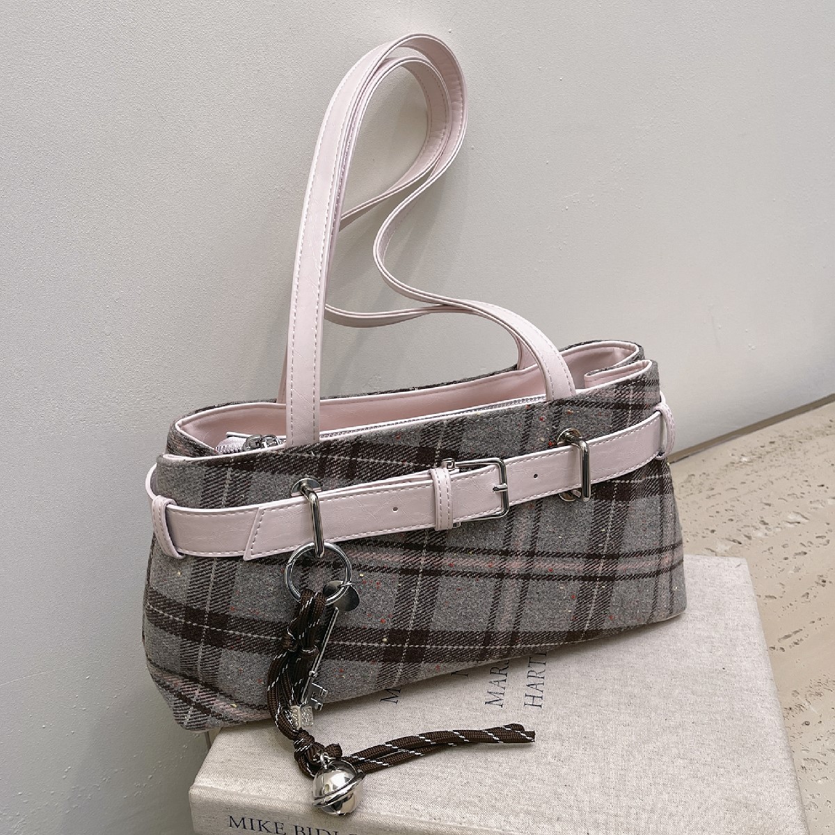 Fashion Women's Casual Single Shoulder Bag, Plaid Pattern, Free Hanging Ornament