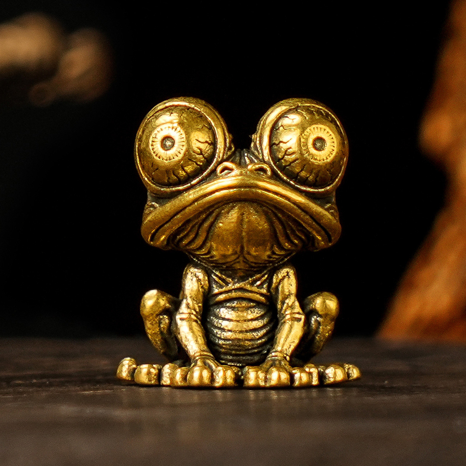 TEMU 100% Solid Brass Frog Figurine - Retro Desktop Decor With Bloodshot Eyes, Collectible Figurines For , Heavy Duty Art Decor For Home Office Desk,