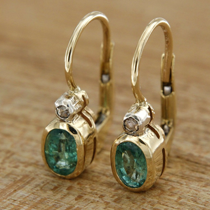 Image of Classic And Retro Geometric Jewelry For Women, Pendant Earrings, Inlaid Green And White Synthetic Zirconia, Exquisite And Versatile Jewelry For Festivals And Banquets