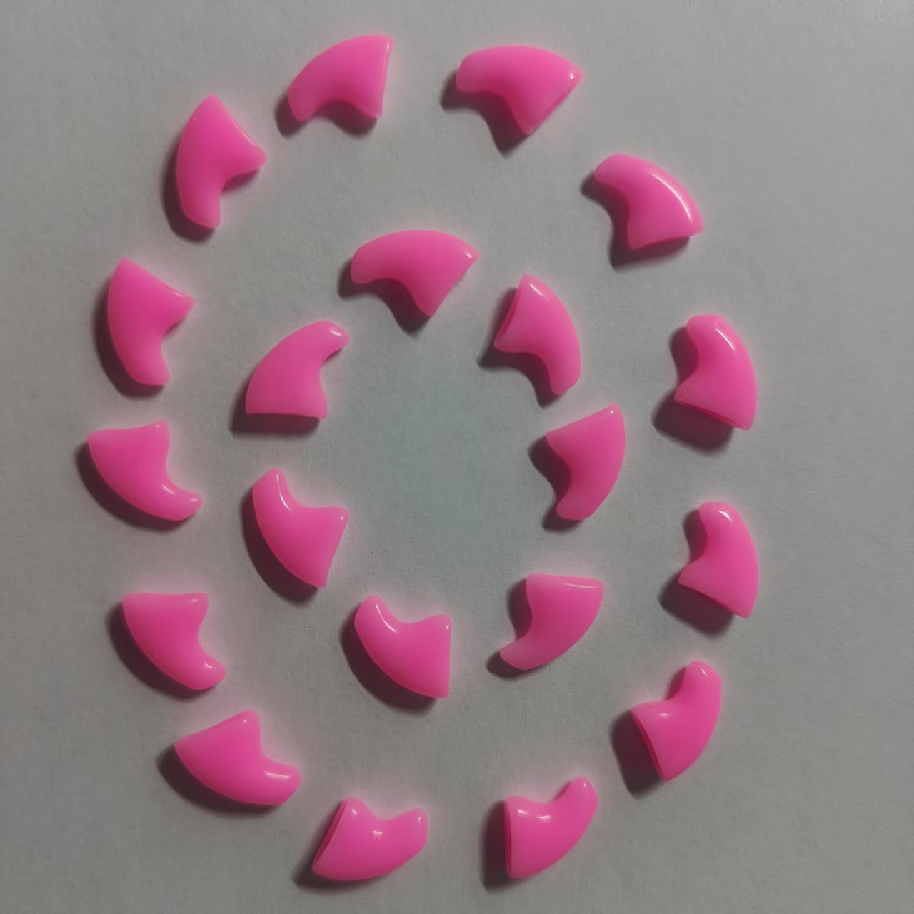 20 Protège-Griffes PVC Durables pour Chat - Armure -Griffure Moyenne, Plusieurs Couleurs, Accessoire de pour Animaux Toutes Saisons