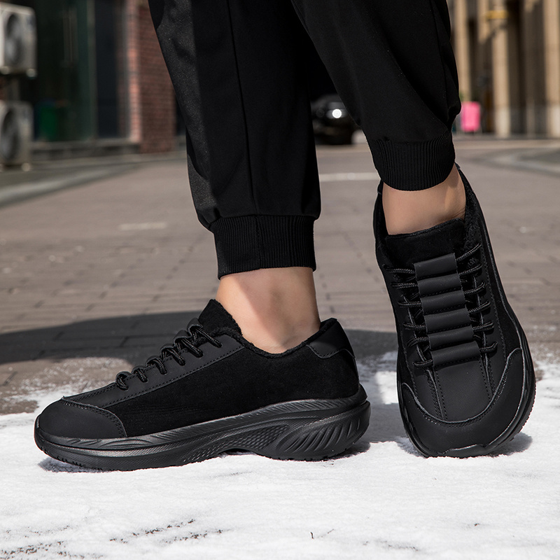 Winter Wide-Toe Insulated Sneakers