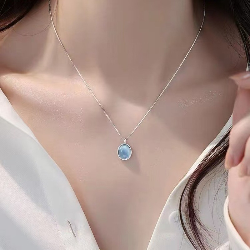 Conjunto de 5 piezas de luna blanca, diseño de piedras preciosas azules, collar con colgante, luna de piedra, lujo sencillo y de alta gama, collar versátil, colgante de luna de piedra, joyería de lujo